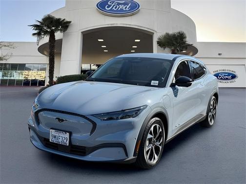 2024 Ford Mustang Mach-E SELECT