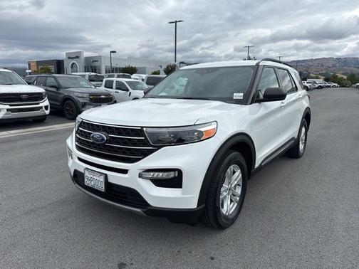 STAR WHITE MET TRI-COAT 2023 Ford Explorer XLT