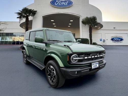 2025 Ford Bronco OUTER BANKS
