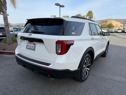 2023 Ford Explorer ST-LINE