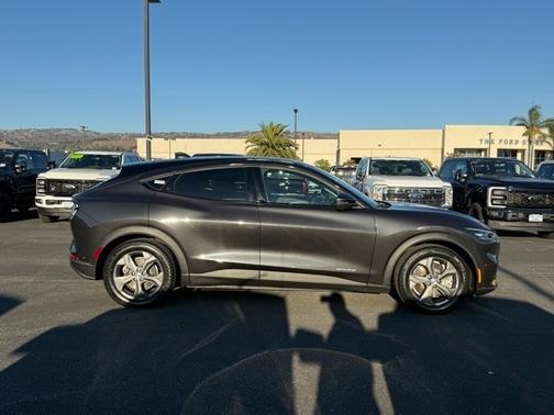2022 Ford Mustang Mach-E SELECT