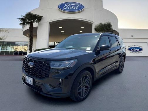 AGATE BLACK METALLIC 2025 Ford Explorer ST-LINE