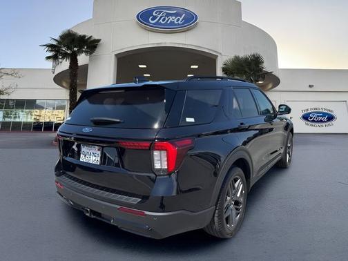 AGATE BLACK METALLIC 2025 Ford Explorer ST-LINE