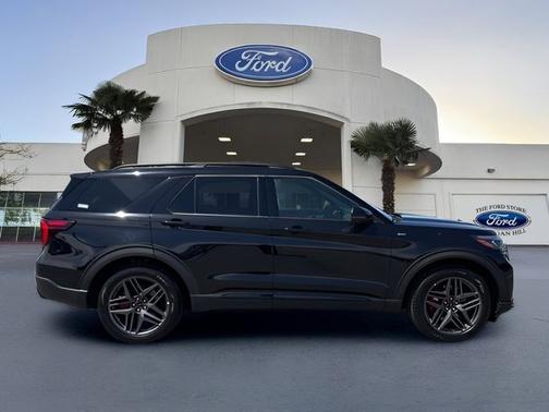 AGATE BLACK METALLIC 2025 Ford Explorer ST-LINE