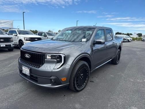 CARBONIZED GRAY METALLIC 2025 Ford Maverick LOBO STANDARD