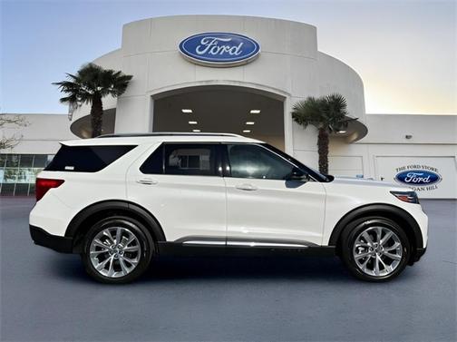 2022 Ford Explorer PLATINUM