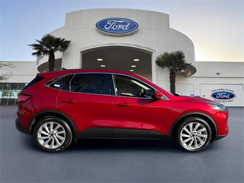 2022 Ford Escape TITANIUM