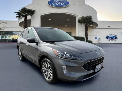 2022 Ford Escape TITANIUM