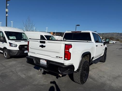 2025 Chevrolet Silverado 2500 ZR2