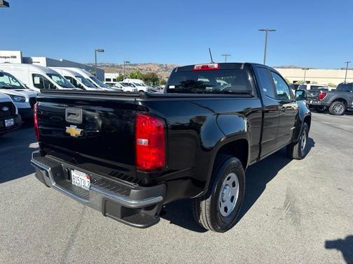 Black 2018 Chevrolet Colorado WT