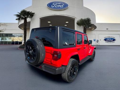 Firecracker Red Clearcoat 2022 Jeep Wrangler Unlimited SAHARA