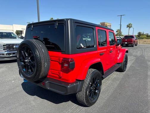 Firecracker Red Clearcoat 2022 Jeep Wrangler Unlimited SAHARA