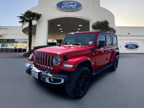 Firecracker Red Clearcoat 2022 Jeep Wrangler Unlimited SAHARA