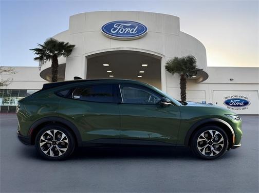 2024 Ford Mustang Mach-E SELECT