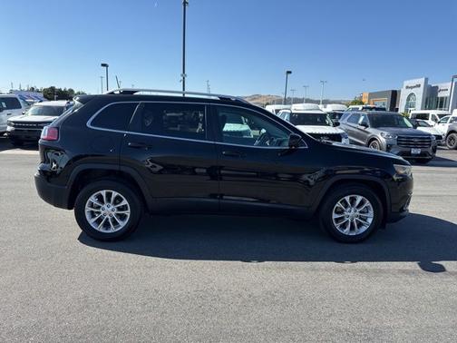 Diamond Black 2019 Jeep Cherokee LATITUDE