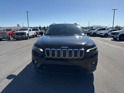 Diamond Black 2019 Jeep Cherokee LATITUDE
