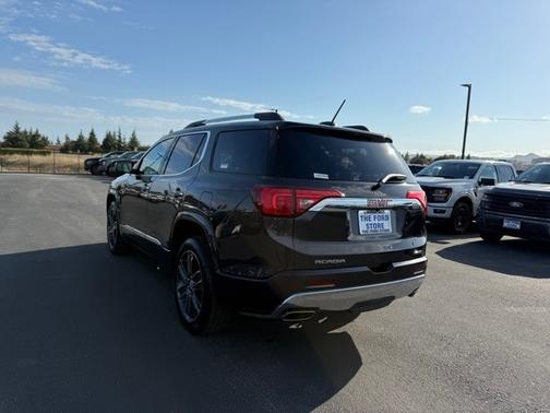 2018 GMC Acadia DENALI