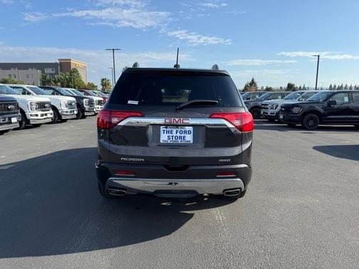 2018 GMC Acadia DENALI