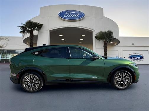 2024 Ford Mustang Mach-E PREMIUM