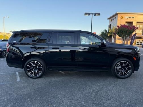 2024 Chevrolet Suburban RST