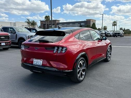 2022 Ford Mustang Mach-E PREMIUM