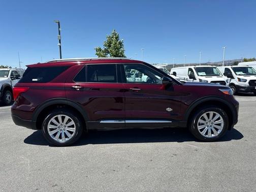 BURGUNDY VELVET MET TINT CC 2022 Ford Explorer KING RANCH