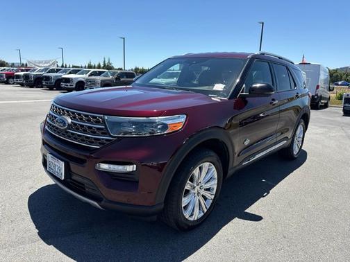 BURGUNDY VELVET MET TINT CC 2022 Ford Explorer KING RANCH
