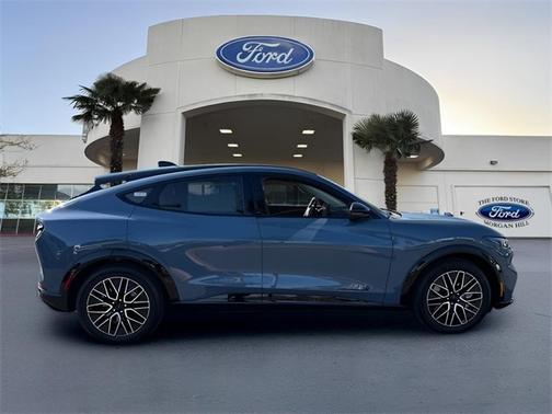 2024 Ford Mustang Mach-E PREMIUM
