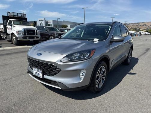 ICONIC SILVER 2021 Ford Escape SEL