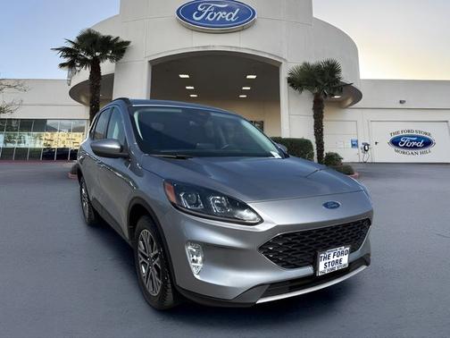 ICONIC SILVER 2021 Ford Escape SEL