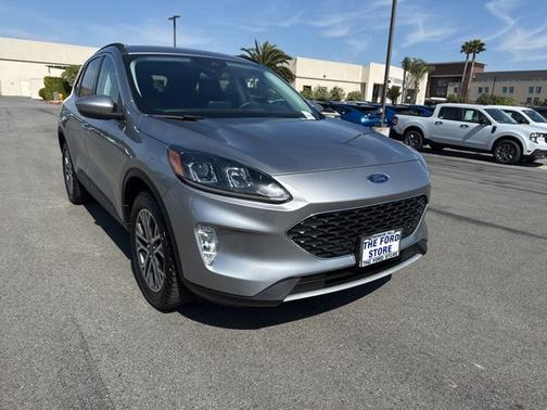 ICONIC SILVER 2021 Ford Escape SEL