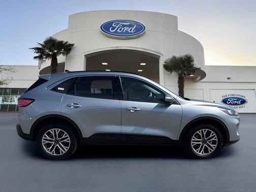 ICONIC SILVER 2021 Ford Escape SEL