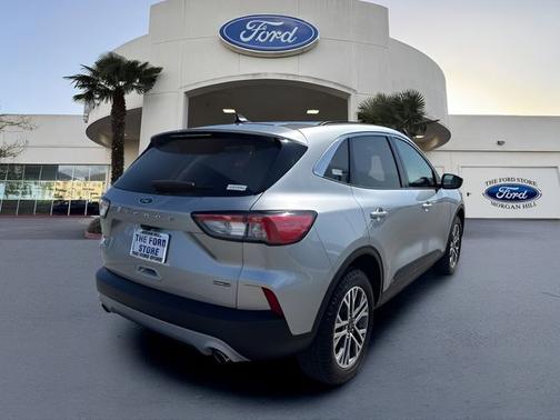ICONIC SILVER 2021 Ford Escape SEL