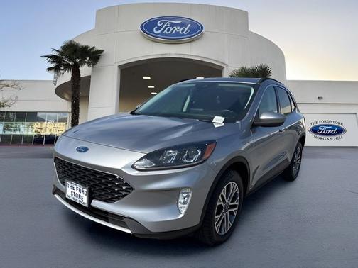 ICONIC SILVER 2021 Ford Escape SEL