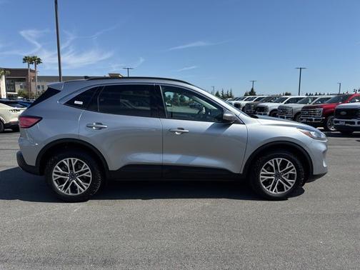 ICONIC SILVER 2021 Ford Escape SEL