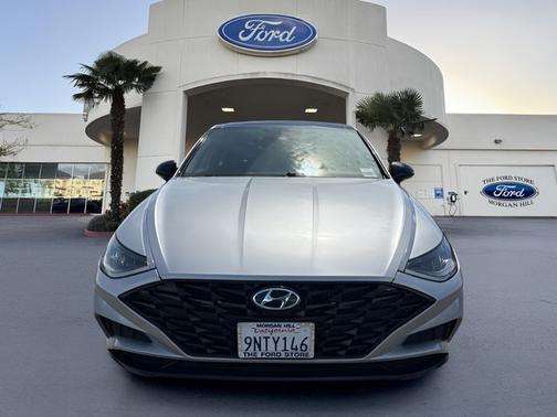 Shimmering Silver Pearl 2022 Hyundai SONATA SEL PLUS