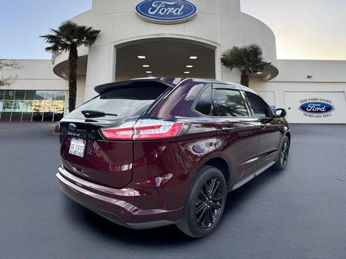 BURGUNDY VELVET MET TINT CC 2023 Ford Edge ST LINE