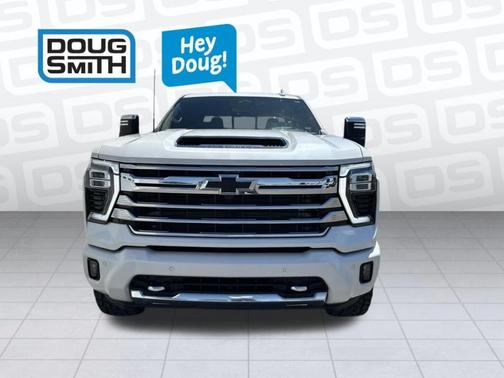 Iridescent Pearl Tricoat 2025 Chevrolet Silverado 2500 High Country