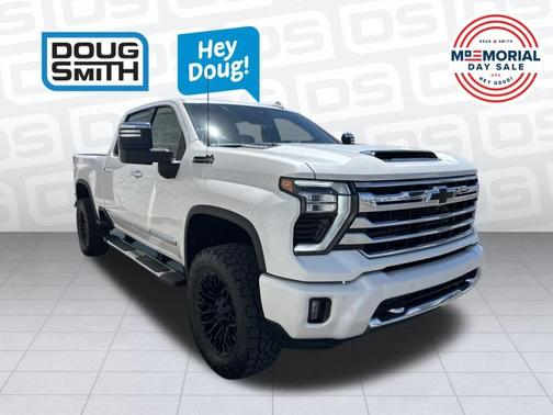 Iridescent Pearl Tricoat 2025 Chevrolet Silverado 2500 High Country