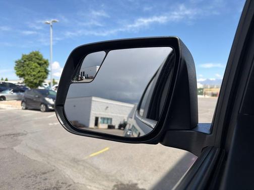 Satin Steel Metallic 2022 GMC Canyon Denali