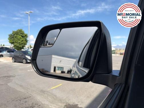 Satin Steel Metallic 2022 GMC Canyon Denali