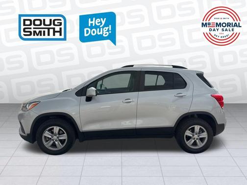 Silver Ice Metallic 2022 Chevrolet Trax LT