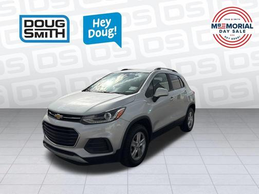 Silver Ice Metallic 2022 Chevrolet Trax LT