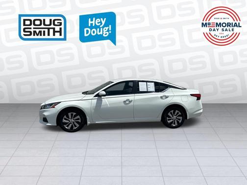 Glacier White 2020 Nissan Altima 2.5 S