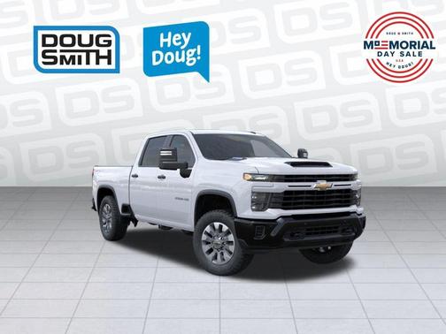 Summit White 2026 Chevrolet Silverado 2500 Custom