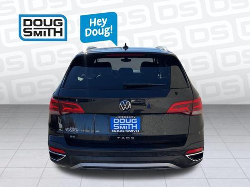 Deep Black Pearl Effect 2024 Volkswagen Taos 1.5T SE