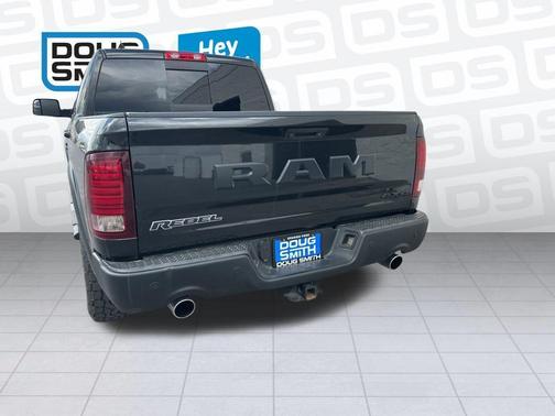 Brilliant Black Crystal Pearlcoat 2017 RAM 1500 Rebel