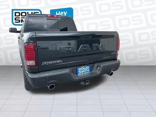Brilliant Black Crystal Pearlcoat 2017 RAM 1500 Rebel