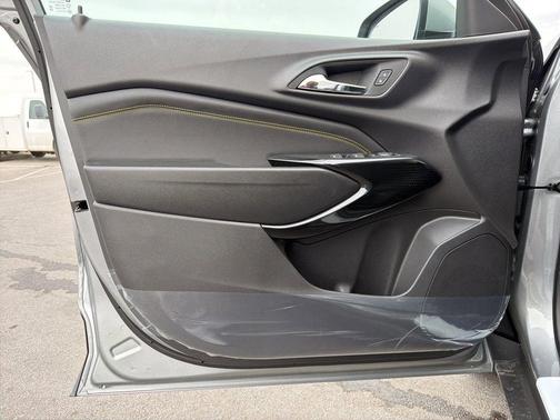 Sterling Gray Metallic 2026 Chevrolet Trax LT
