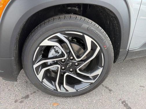 Sterling Gray Metallic 2026 Chevrolet Trailblazer RS